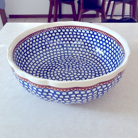 11-inch round scalloped hand painted polish pottery.